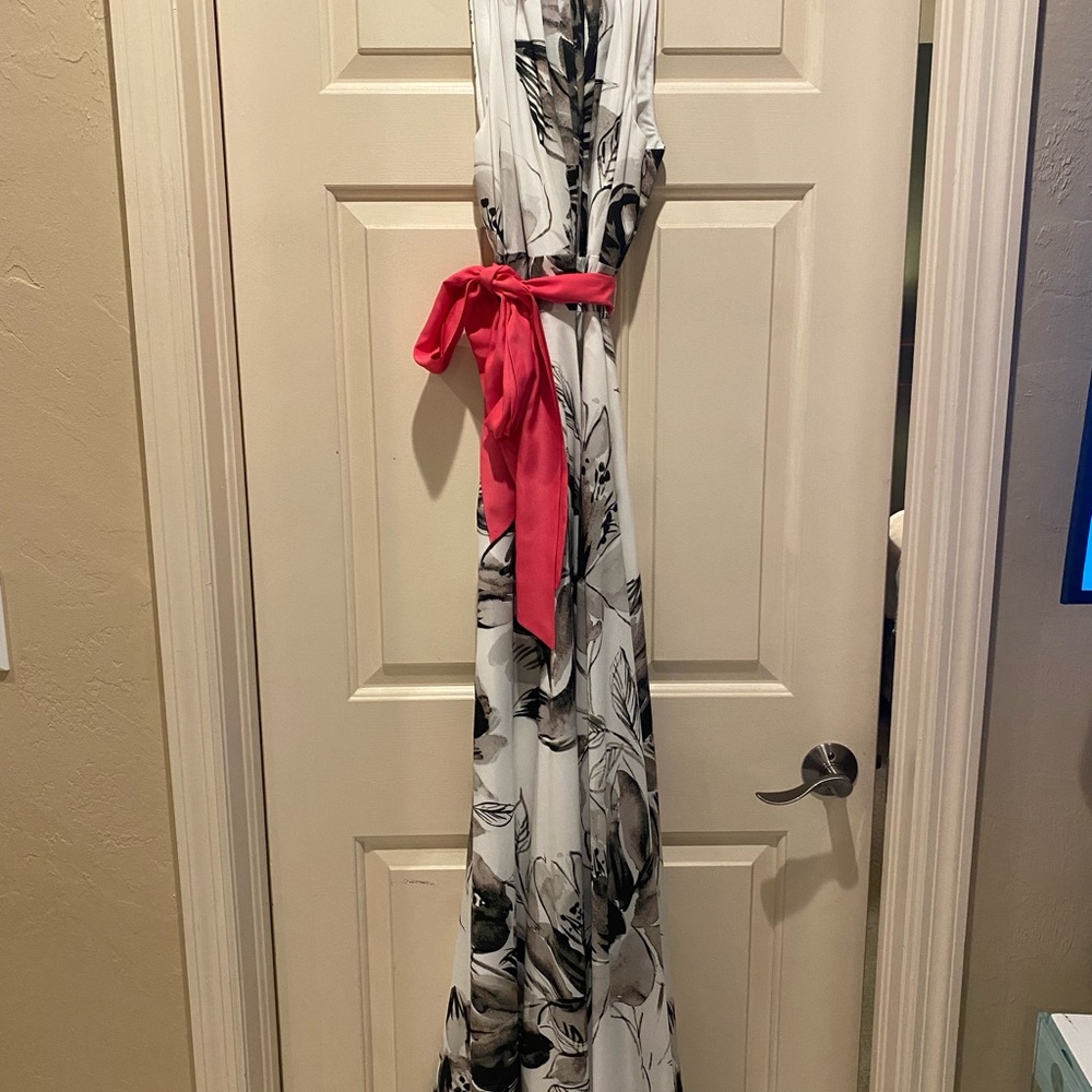 Dress I wore once to a wedding. Designer Eliza J. Size 6. Lined